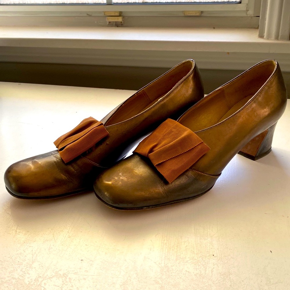 Joseph Larose Vintage 1960’s Heels metallic Bronze size 7.5 Narrow
